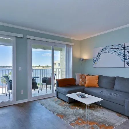 412-Amazing Views, Waterfront, Wifi, Pool, Close To Bucs Stadium